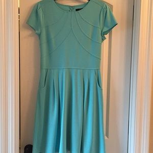 Short sleeve dress with pockets